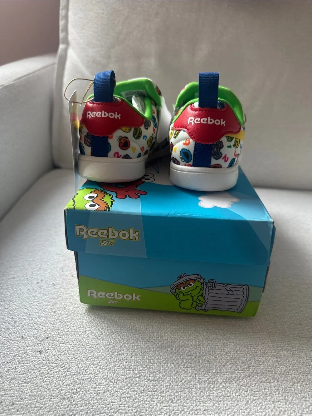 Reebok Kids Sesame Street White, Blue & Multicolor Slip-On Sneakers - new in box